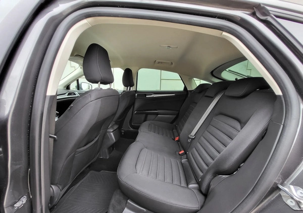 Ford Mondeo cena 52800 przebieg: 162000, rok produkcji 2017 z Nekla małe 232